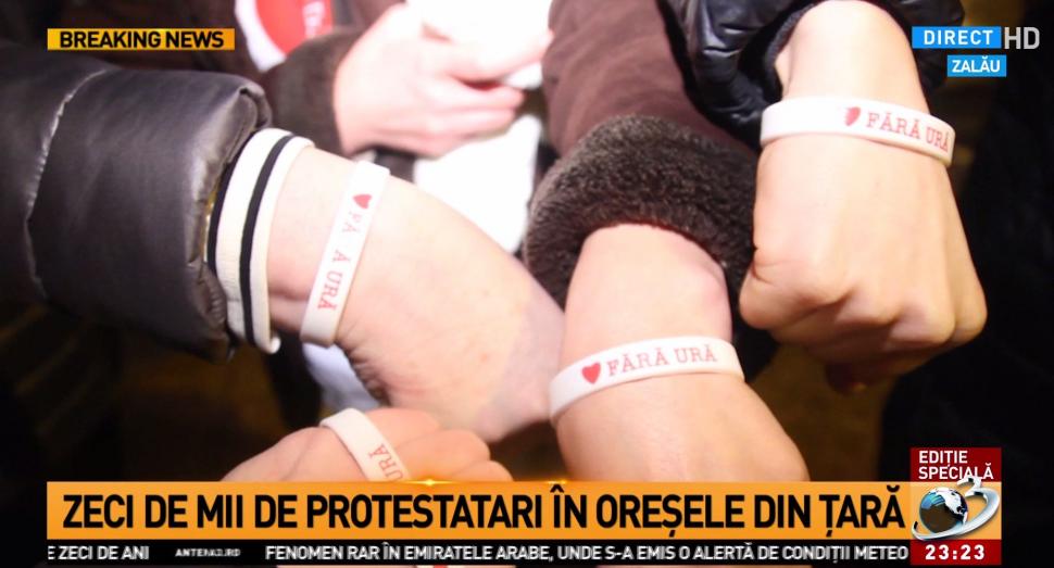 Cele mai spectaculoase imagini de la protestele din Piața Victoriei FOTO 432637