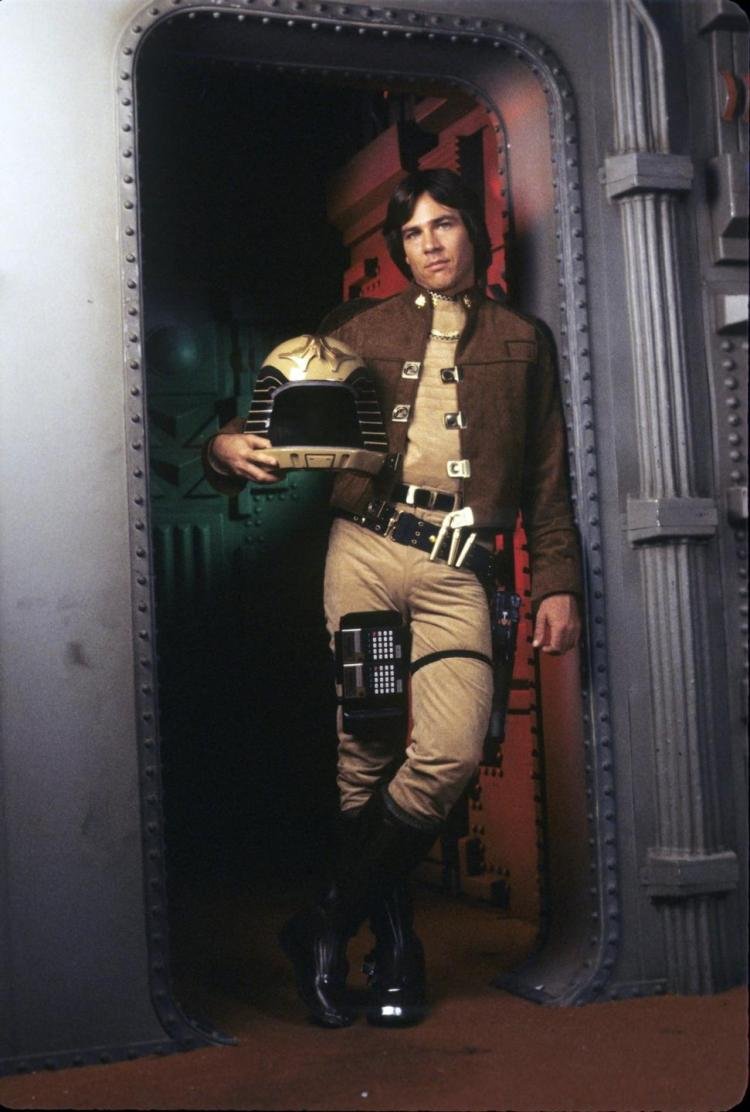 Actorul Richard Hatch, cunoscut pentru rolul din seria &quot;Battlestar Galactica&quot;, a murit la 71 de ani 