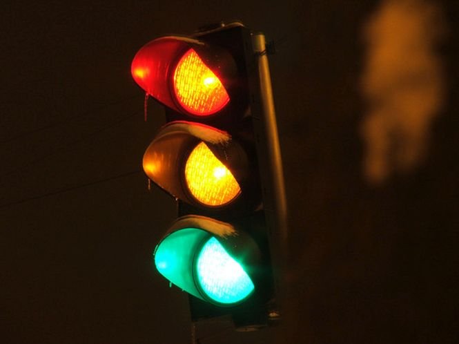 Atenție, șoferi! Haos în trafic: 10 semafoare din intersecţii importante din Bucureşti, defecte