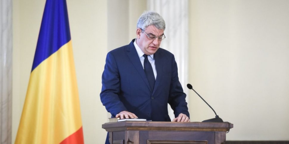 Ce greșeală a făcut noul ministru al Economiei, Mihai Tudose, la depunerea jurământului - VIDEO