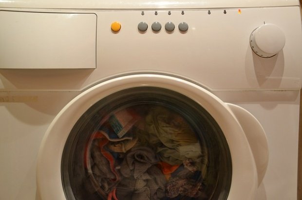 Greşeli care îţi strică maşina de spălat. Ce trucuri trebuie șă știi