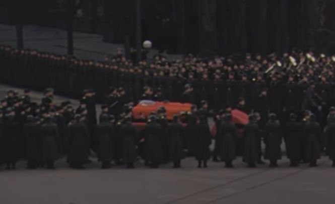 Imagini unice de la înmormântarea lui Stalin, făcute publice după 64 de ani - VIDEO