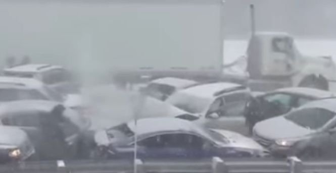 Carambol cu 50 de mașini pe o autostradă din Canada - VIDEO