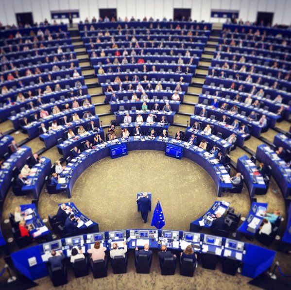 Be EU: Trei români sunt în topul europarlamentarilor