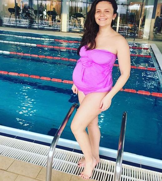 Cristina Şişcanu, în costum de baie cu puţin timp înainte de a naşte! Cum arată vedeta 439796