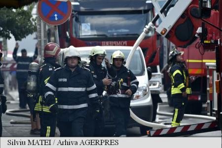 București: Incendiu la un depozit din Valea Cascadelor