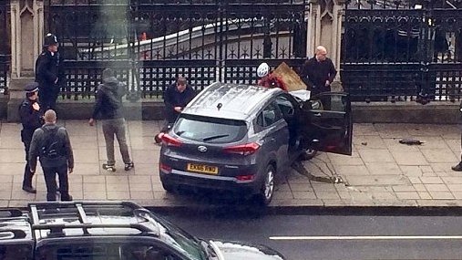 El e ucigaşul de la Londra! Imagini şocante cu atacatorul înainte de a muri - VIDEO