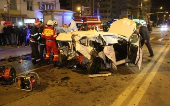 Un avocat din Iași a provocat un accident de circulaţie grav. Un bărbat a murit şi o tânără e în comă