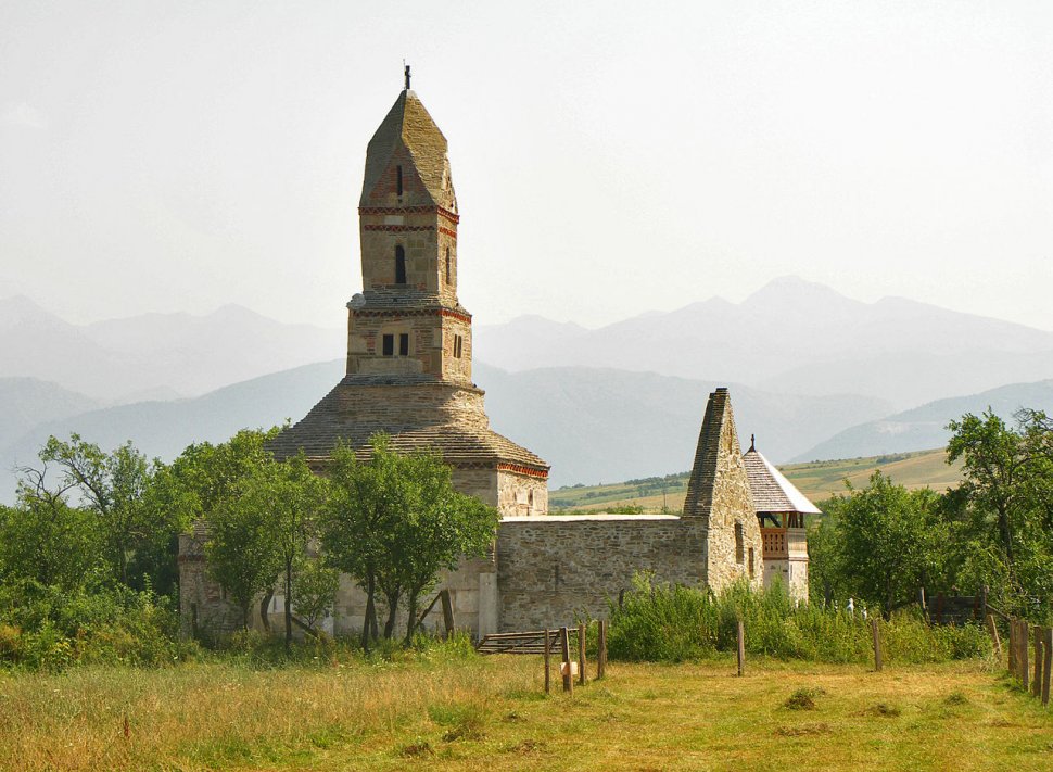 10 biserici stranii din România. Unde se află cele mai neobişnuite aşezăminte de rugăciune, devenite celebre în lume
