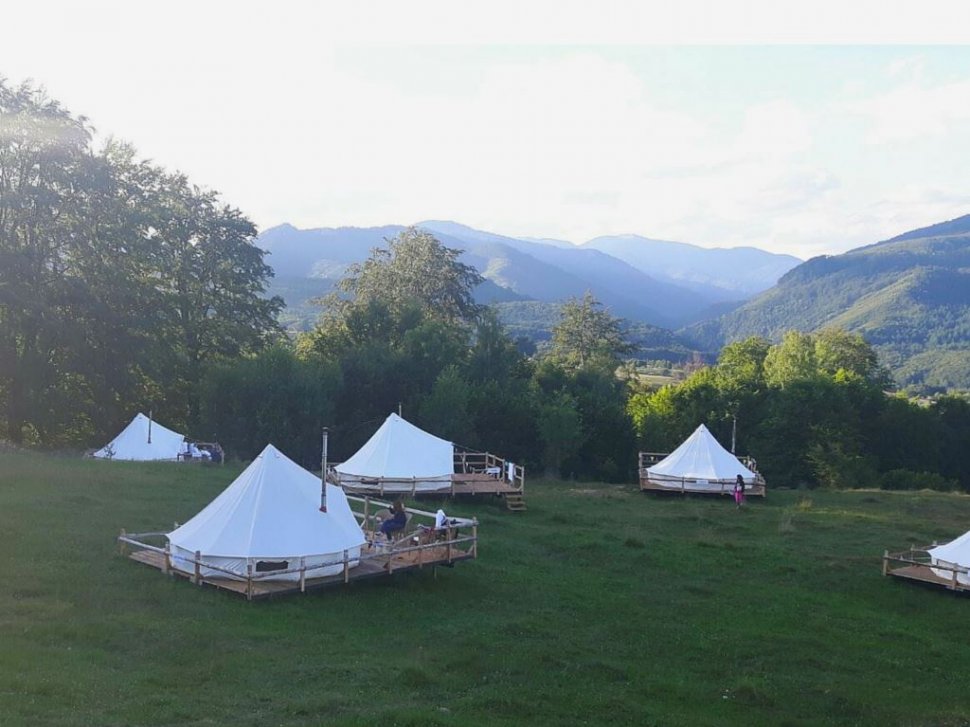  Cum arată primul camping de lux din România