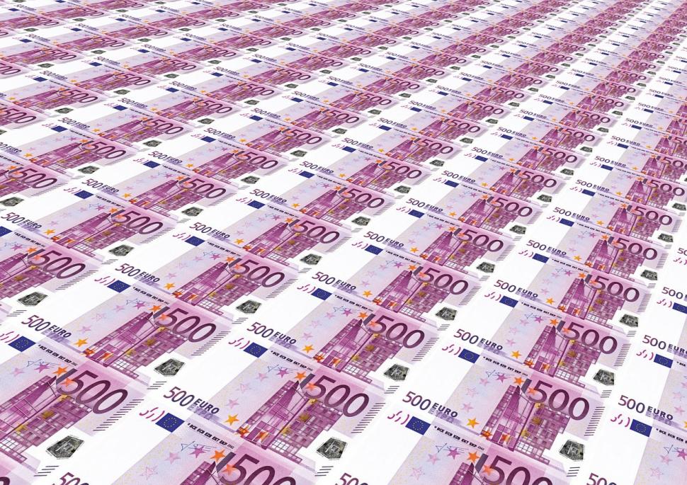 Gafă uriașă! O bancă a transferat greşit peste cinci miliarde de euro