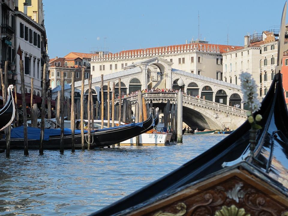 Atentat dejucat la Veneţia. Jihadiștii plănuiau să arunce în aer celebrul Pod Rialto. ”Sunt atâția necredincioși aici!”
