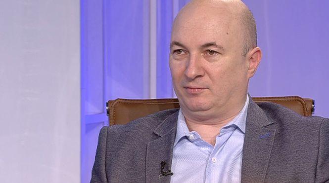 Codrin Ștefănescu, atac dur la adresa homosexualilor: „Vi se pare normal să se ţină de mână pe stradă un bărbat cu barbă cu unul cu mustaţă”