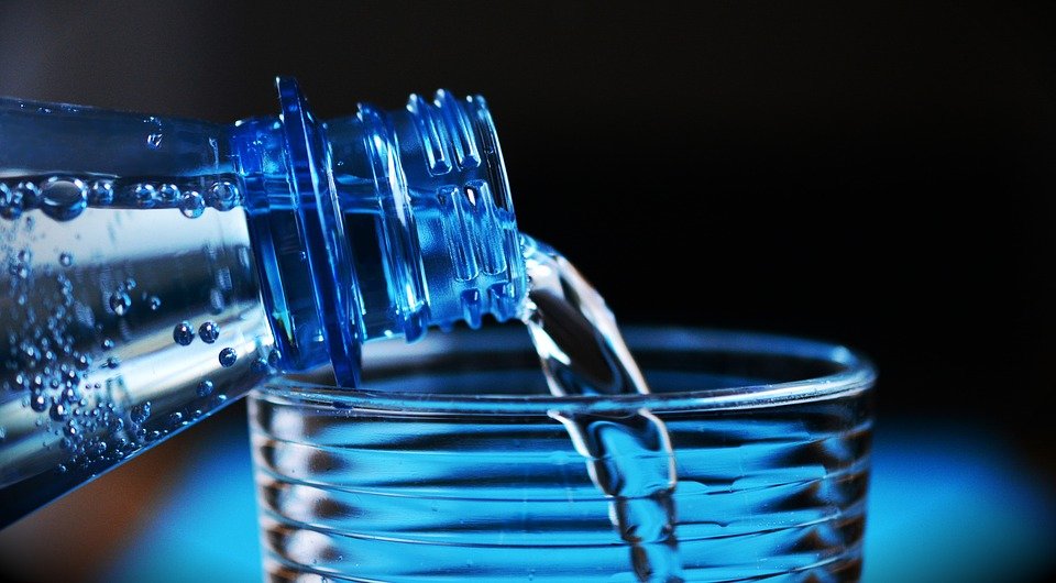 Ce se întâmplă în corpul tău, dacă bei șapte zile apă cu sare