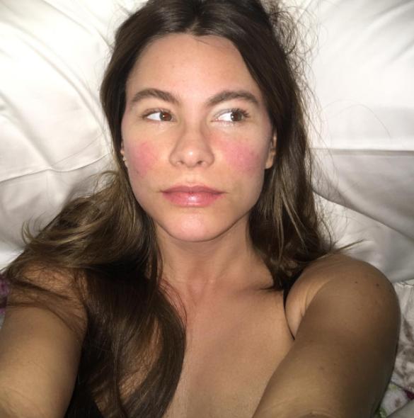 O vedetă mega apreciată, de nerecunoscut fără machiaj! Imagini de necrezut 444421