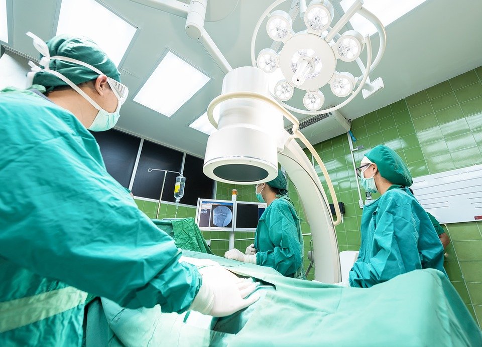 Bolnavii de cancer ar putea fi tratați într-un spital din Belgia. Medicii folosesc o terapie pe bază de șocuri electrice 