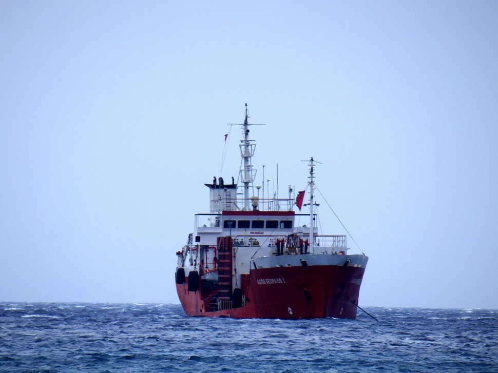 Navă naufragiată în Marea Neagră. Marinarii au transmis un semnal SOS