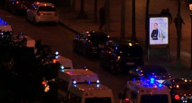 Atac armat la Paris: Cel puțin un polițist a fost ucis, atacatorul împușcat. Gruparea Stat Islamic revendică atacul