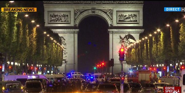 Imagini cu mașina autorului atacului armat din Paris, ucis de forțele de ordine