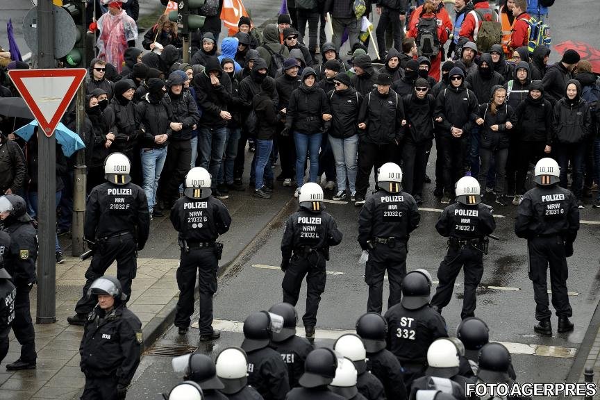 Un protest masiv este pregătit la Koln. Forțe impresionante de poliție au fost desfășurate pe străzi