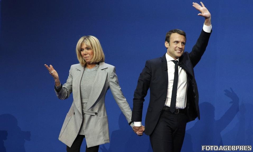 Cine este Brigitte Trogneux, soţia lui Emmanuel Macron, cu 25 de ani mai bătrână decât politicianul francez