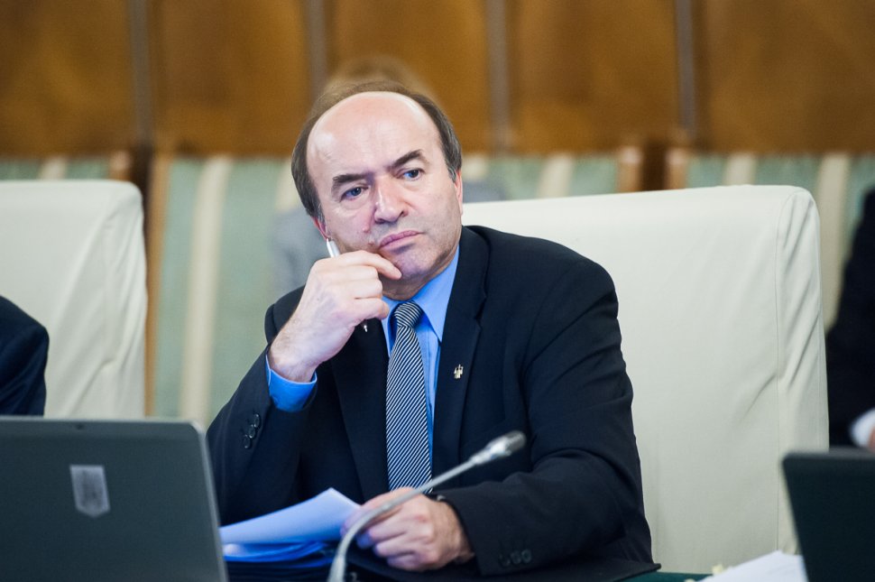 Ministrul Justiţiei, Tudorel Toader, audiat în Parlament