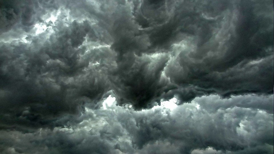 Avertisment de tornade în România! Anunţ de ultimă oră al meteorologilor 