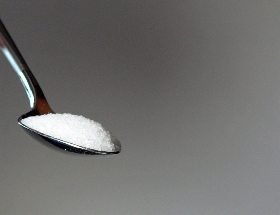 Marea Britanie introduce taxa pe zahăr din 2018. Măsura ar putea fi adoptată și în România