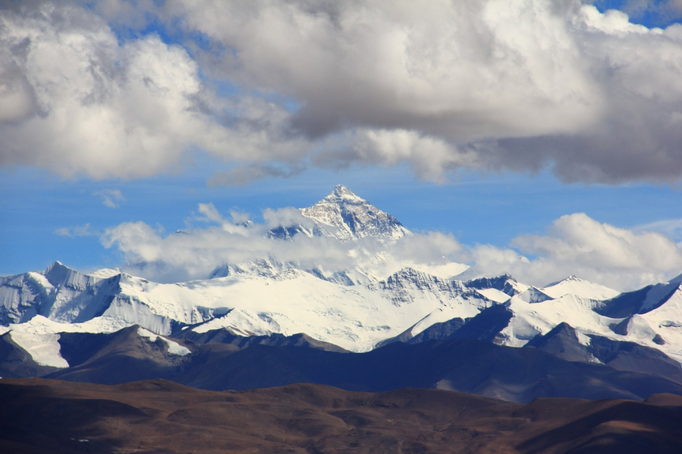Un alpinist de 85 de ani a murit încercând să doboare recordul vârstei la cățărat pe Everest