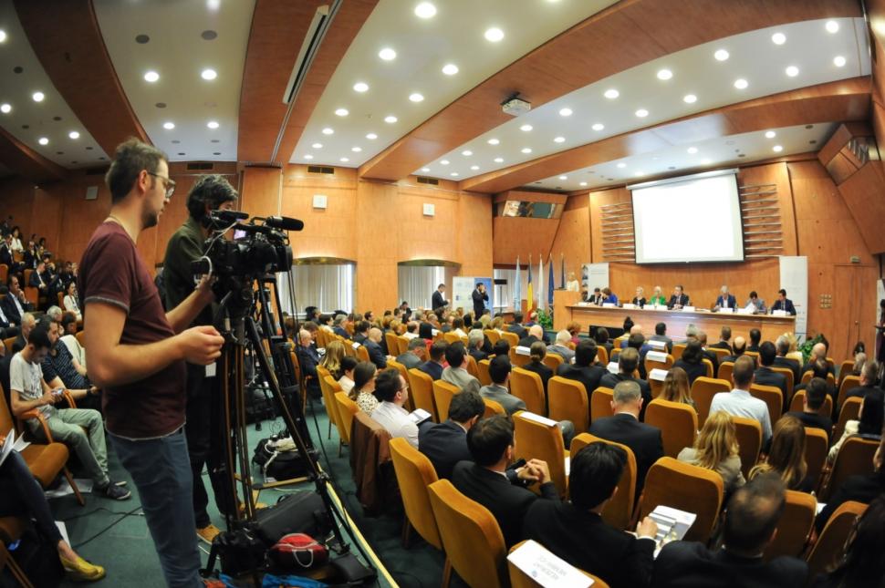 Intact Professional Debates: Fonduri europene 2017 - Un nou început 449420