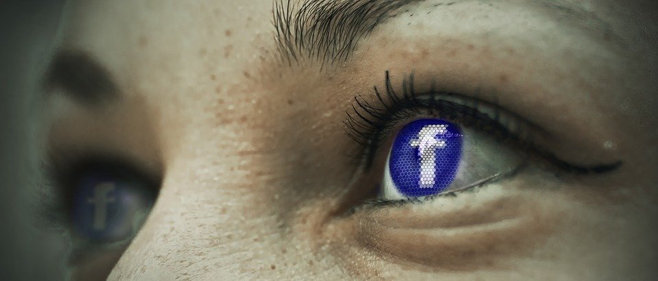 Studiu cu rezultate îngrijorătoare! Logo-ul Facebook dă dependență precum ciocolata sau nicotina