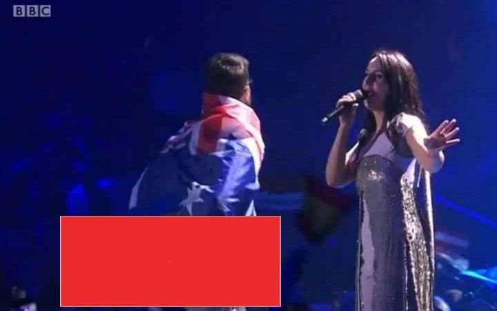 Eurovision 2017. Scenă șocantă în timpul Eurovision 2017. Un spectator dezbrăcat a urcat pe scenă
