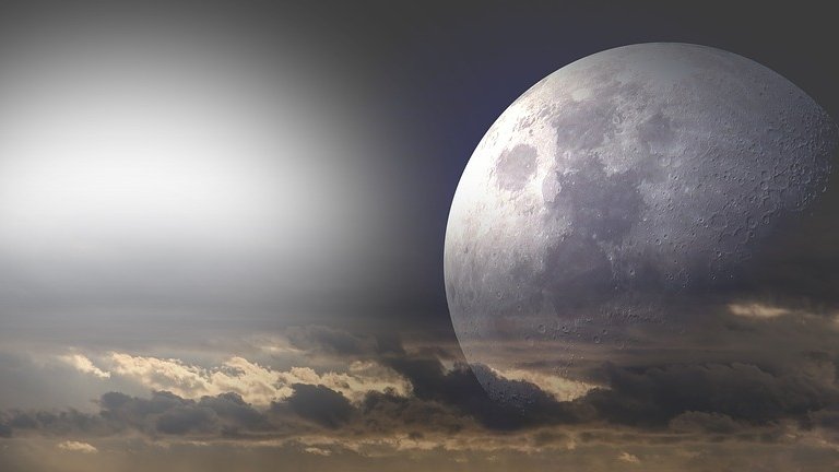 Obiect ciudat identificat din întâmplare pe suprafaţa Lunii de un vânător de OZN-uri. Teoria înfricoșătoare a bărbatului