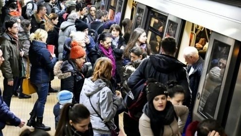 Câţi bucureşteni sunt afectaţi de închiderea staţiilor de metrou Aurel Vlaicu și Pipera