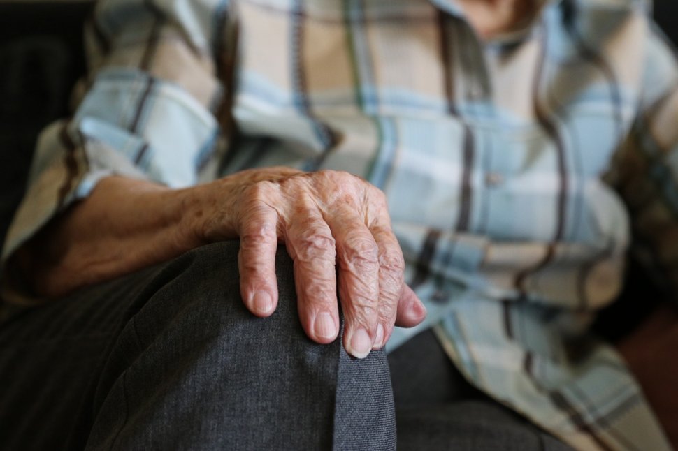 Un român de 94 de ani a dat lovitura. Deține peste 11% din capitalul unei mari companii