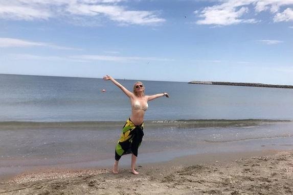 Diana Dumitrescu, la proba costumului de baie după ce a mărturisit că a ajuns la 60 de kg 451515