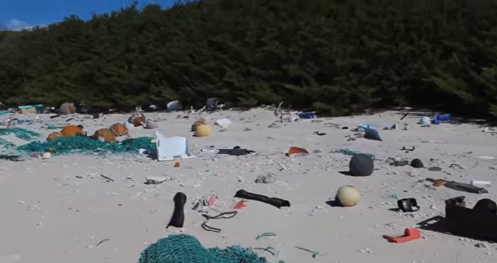 Cum arată plaja cu cele mai multe deșeuri