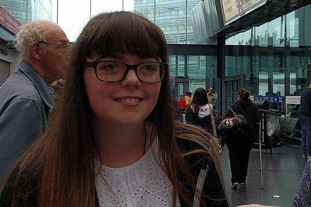Aceasta este prima victimă identificată a atentatului de la Manchester. Adolescenta a murit în spital, sub ochii mamei sale