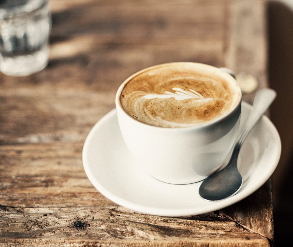 Ce trebuie să adaugi în cafea ca să slăbești mai ușor