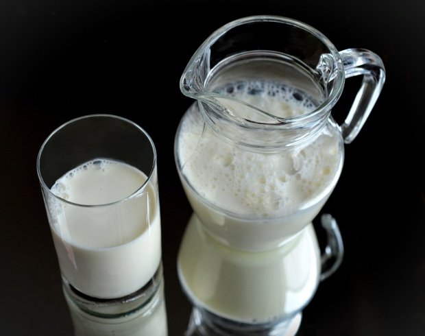 Pericolul din laptele de la raft. La ce trebuie să fim atenți