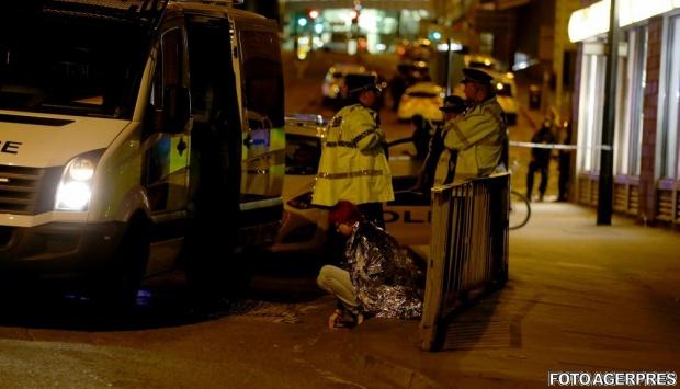 Trei bărbaţi au fost arestaţi la Manchester în legătură cu atentatul terorist care a avut loc luni
