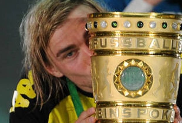 Borussia sparge blestemul finalelor în Cupa Germaniei