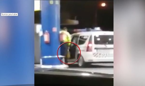 Cum au fost filmați doi polițiști din Vrancea, într-o benzinărie. Șefii lor au deschis o anchetă 