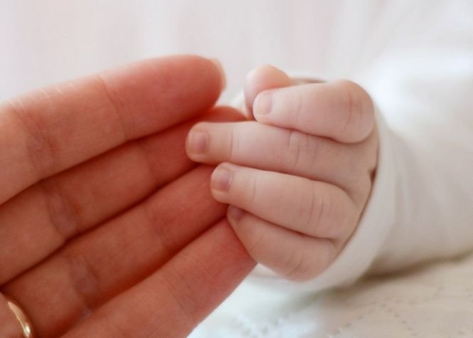 Acuzații grave de malpraxis la Bârlad! Un bebeluș este în comă, după ce medicul i-a făcut o injecţie cu antibiotic 