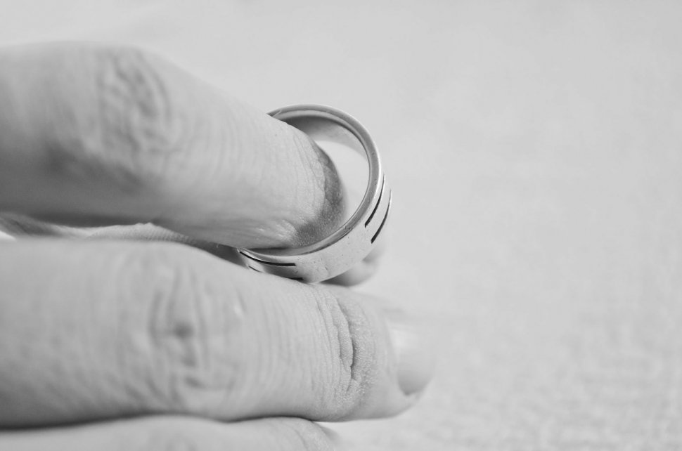 A decis să divorțeze după 12 ani de căsătorie. Secretul murdar dintre cei doi soți a ieșit la iveală