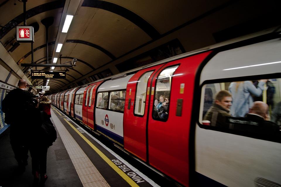 Ce a apărut într-o stație de metrou din Londra, la câteva ore după ce șapte oameni au fost uciși pe stradă, iar alți 48 au fost răniți