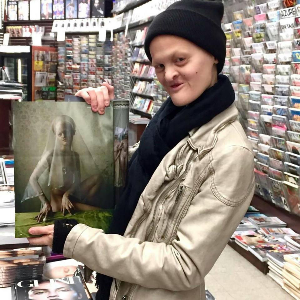 Când o văd pe stradă, oamenii se feresc de ea. Ce a reușit să facă această tânără neobișnuită este incredibil - FOTO 454525