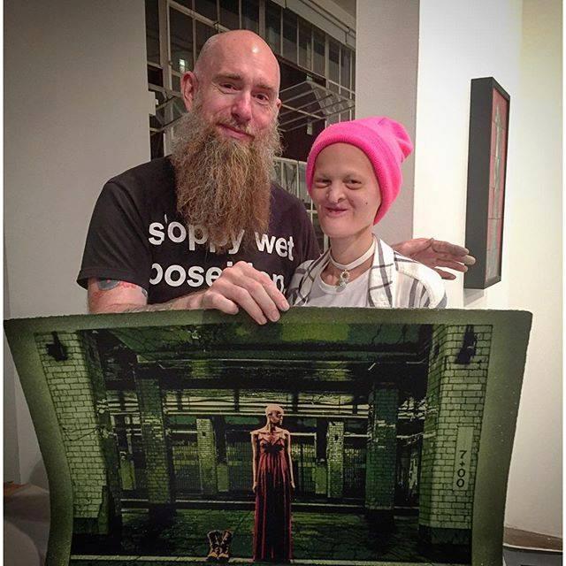 Când o văd pe stradă, oamenii se feresc de ea. Ce a reușit să facă această tânără neobișnuită este incredibil - FOTO 454527