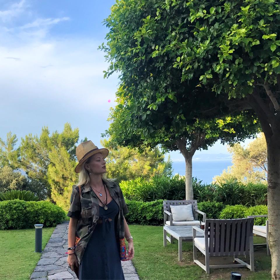 Delia, în vacanță cu soțul ei. Cum s-a pozat artista la primele ore ale dimineții - Galerie FOTO 454619