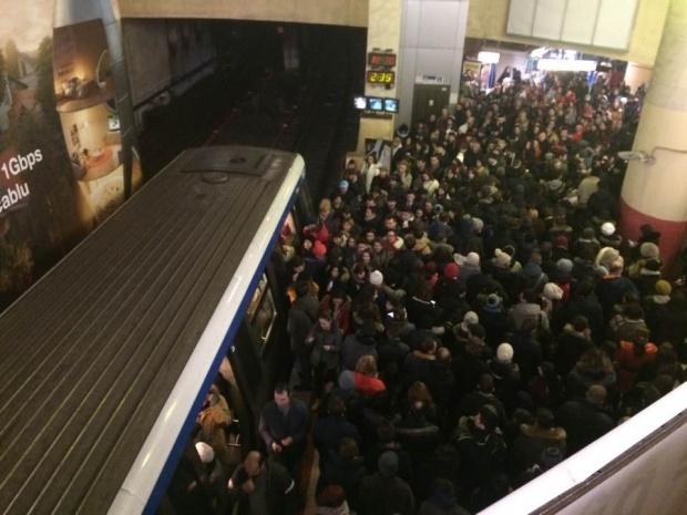 Anunț-șoc de la Metrorex. Mâine se închide o parte din această stație extrem de aglomerată 454697
